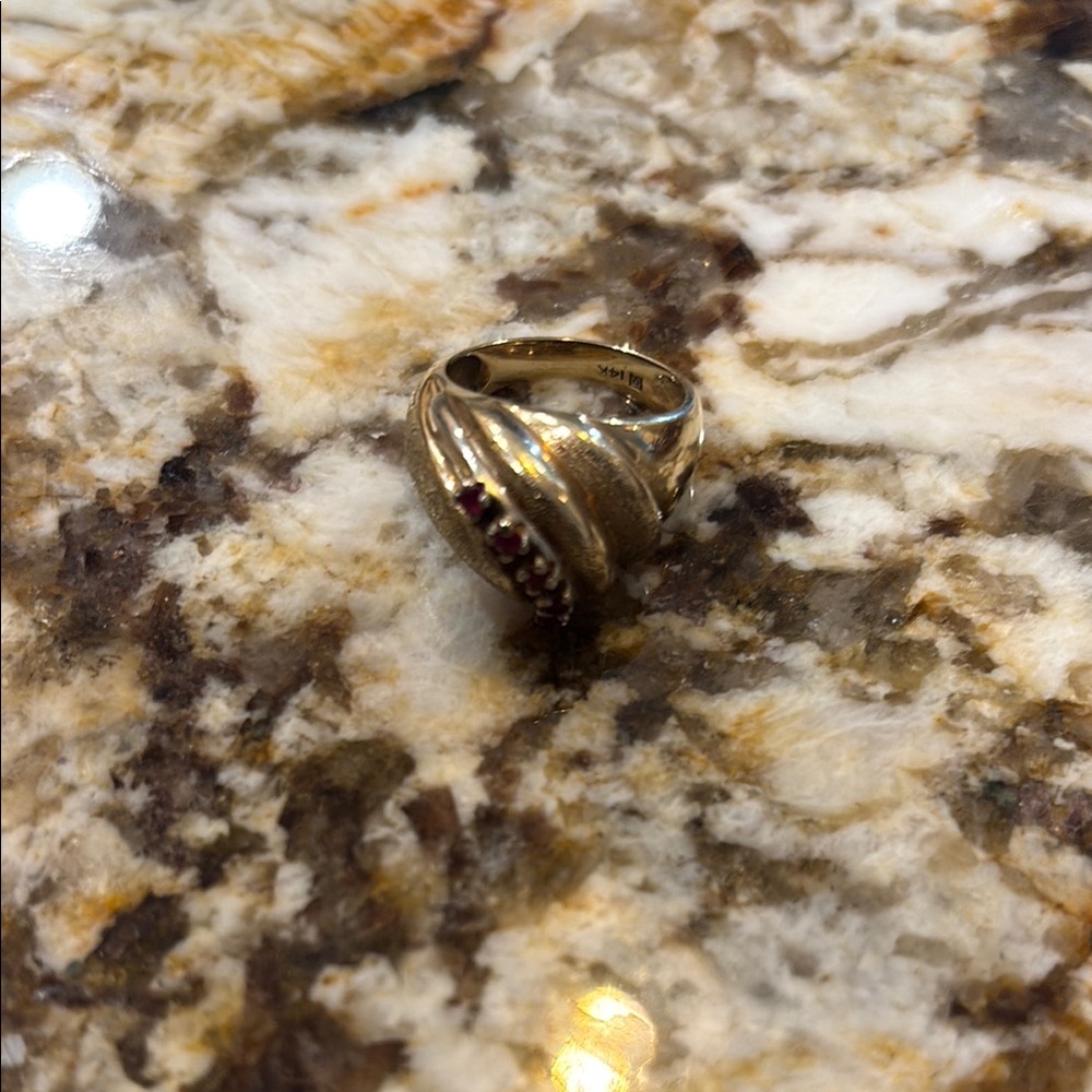 Elegant 14k Gold and Red Ruby stones Women's Ring